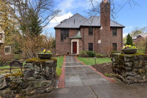 146 Forest Ave, Newton, MA 02465 exterior