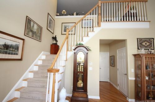150 Sycamore Dr, Waterbury, CT 06712 exterior
