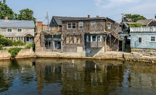 14 Old Harbor Rd, Rockport, MA 01966 exterior
