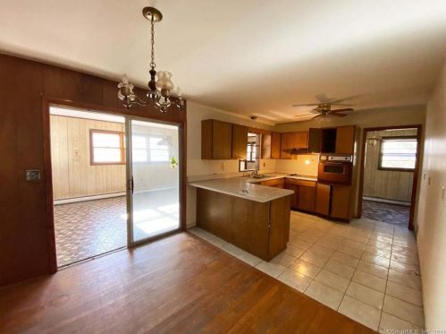 58 Birdseye Rd, Huntington, CT 06484 exterior