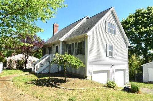 127 Coram Rd, Huntington, CT 06484 exterior