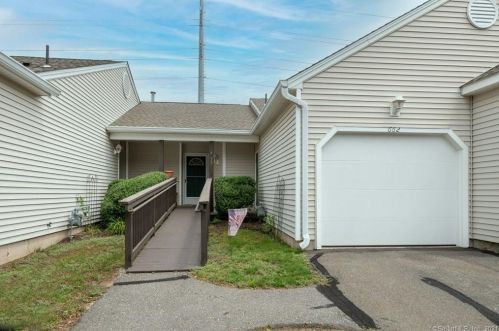 662 Ledgeview Ct, Southington, CT 06489 exterior