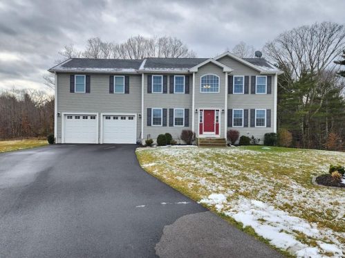 23 Madison Ct, Seekonk, MA 02771 exterior