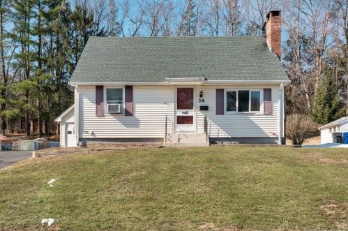 39 Meech Rd, Middletown, CT 06457 exterior