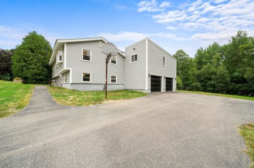 25 Mount Vernon Dr, Pelham, NH 03076 exterior