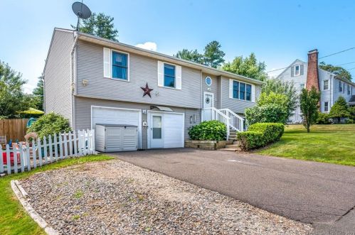 19 John St, Enfield, CT 06082 exterior