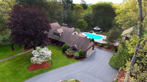 12 Crestwood Rd, North-Reading, MA 01864 exterior