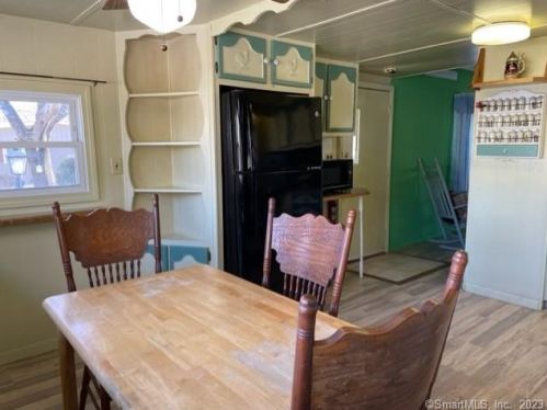 2 Livemore Trl, Deep River, CT 06419 exterior