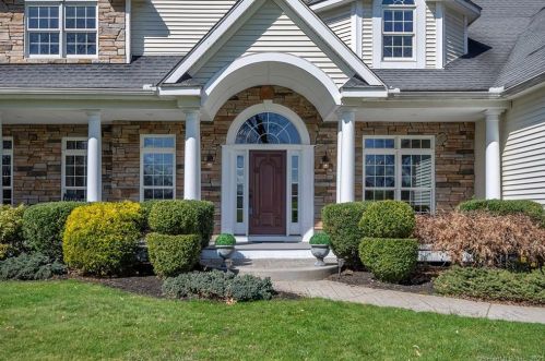 76 Tripp Rd, Ellington, CT 06029 exterior