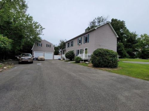 32 Dean Pl, East-Bridgewater, MA 02333 exterior