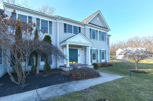 19 Valley View Dr, North Grafton, MA 01536 exterior