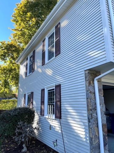 28 Knoll Crest Dr, Cumberland, RI 02864 exterior