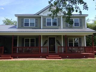 1558 Campagna Rd, Hog Island, VT 05488 exterior
