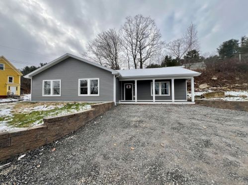 15 Robinson St, Bath, ME 04530 exterior