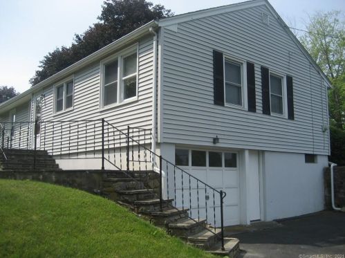 16 Maplewood Ct, Norwich, CT 06360 exterior