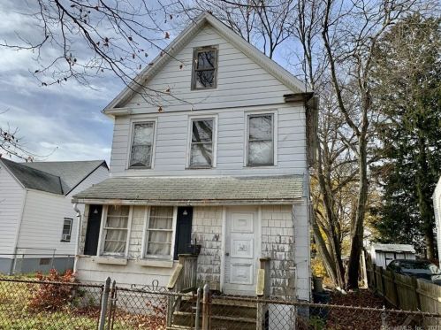 513 Soundview Ave, Stratford, CT 06615 exterior