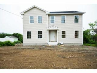 1117 Crandall Rd, Tiverton, RI 02878 exterior