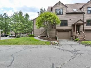 16 Willowbrook Cir, Upper Stepney, CT 06468 exterior