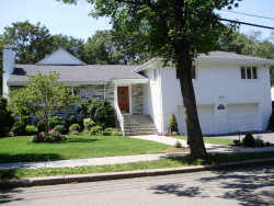 71 Sevland Rd, Newton, MA 02459 exterior