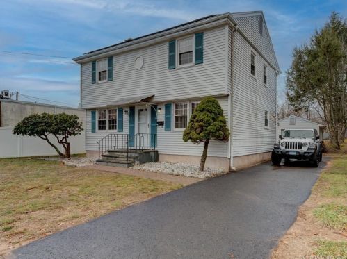 15 Alexander St, Manchester, CT 06040 exterior