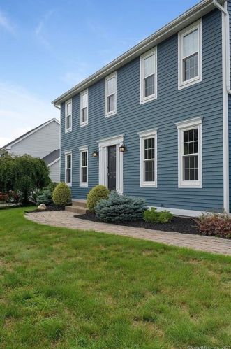 20 Leah Ln, Wapping, CT 06074 exterior