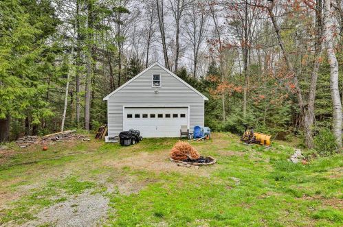 11 Merrill Ln, Fremont, NH 03044 exterior
