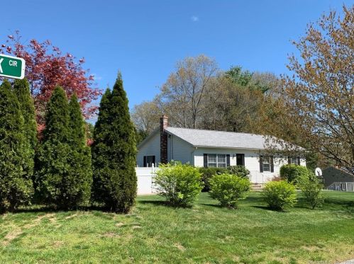 4 Tamarack Cir, Killingly, CT 06241 exterior