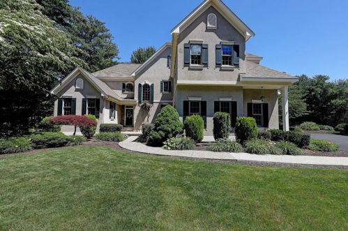 10 Kings Row, Cumberland, RI 02864 exterior