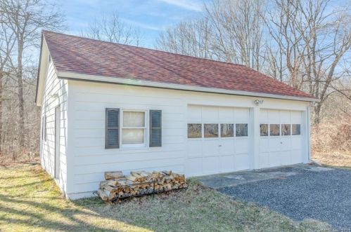 715 Long Cove Rd, Gales Ferry, CT 06335 exterior