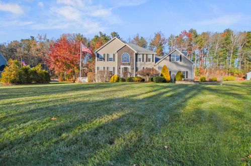 20 Silverbrook Rd, Salem, NH 03079 exterior