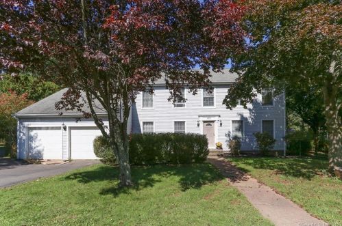 83 Tavern Cir, Middletown, CT 06457 exterior