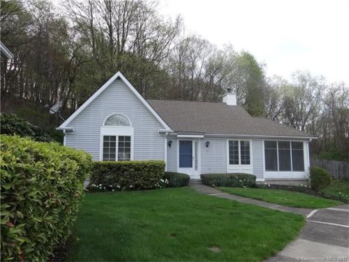 15 Bittersweet Rdg, Middlefield, CT 06455 exterior