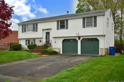 114 Upper Broad St, Windsor, CT 06095 exterior
