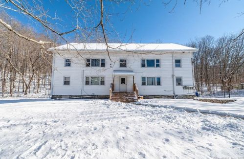 218 Pond Hill Rd, Moosup, CT 06354 exterior