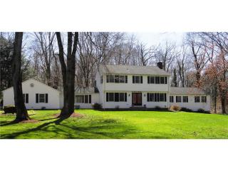 453 Riverside Dr, Cheshire, CT 06410 exterior