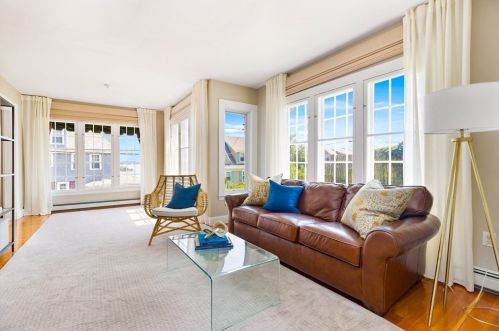 2 Standish St, Hingham, MA 02043 exterior