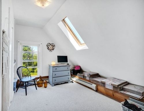 4 Merrick Ave, Brookfield, MA 01506 exterior