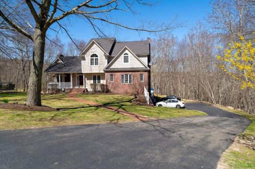 180 Shady Hill Dr, East-Greenwich, RI 02818 exterior