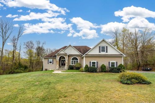 33 Falcon Ridge Rd, Torrington, CT 06790 exterior
