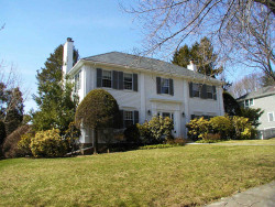 29 Pickwick Rd, Newton, MA 02465 exterior