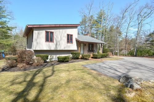 55 Acorn Rd, Wrentham, MA 02093 exterior