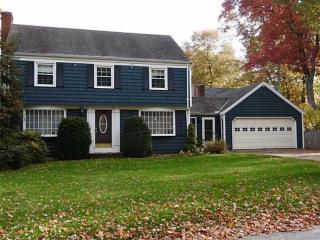 10 Esek Hopkins Ln, Cumberland, RI 02864 exterior