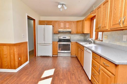 147 Old Newtown Rd, Upper Stepney, CT 06468 exterior