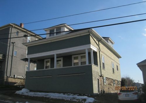 243 Sprague St, Fall River, MA 02724 exterior