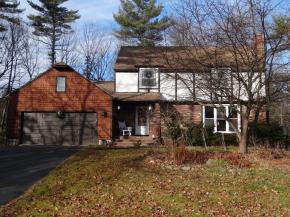 12 Tokanel Dr, Londonderry, NH 03053 exterior