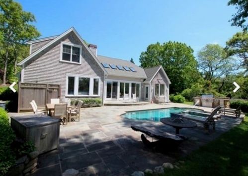 385 Barnes Rd, Marthas Vineyard, MA 02568 exterior