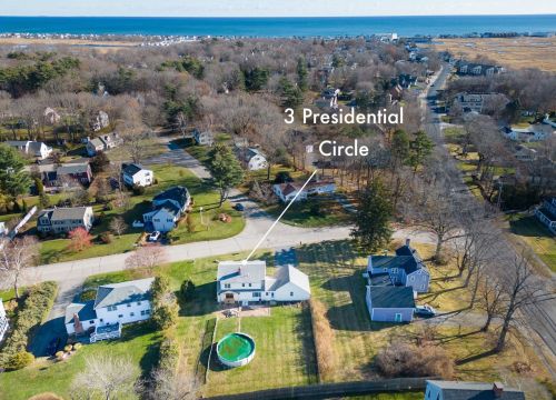 3 Presidential Cir, Hampton Beach, NH 03842 exterior