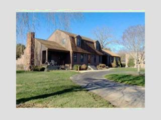 250 Sowams Rd, Barrington, RI 02806 exterior