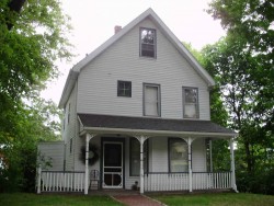 34 Owatonna St, Newton, MA 02466 exterior