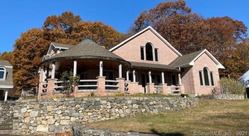 879 Spindle Hill Rd, Waterbury, CT 06716 exterior